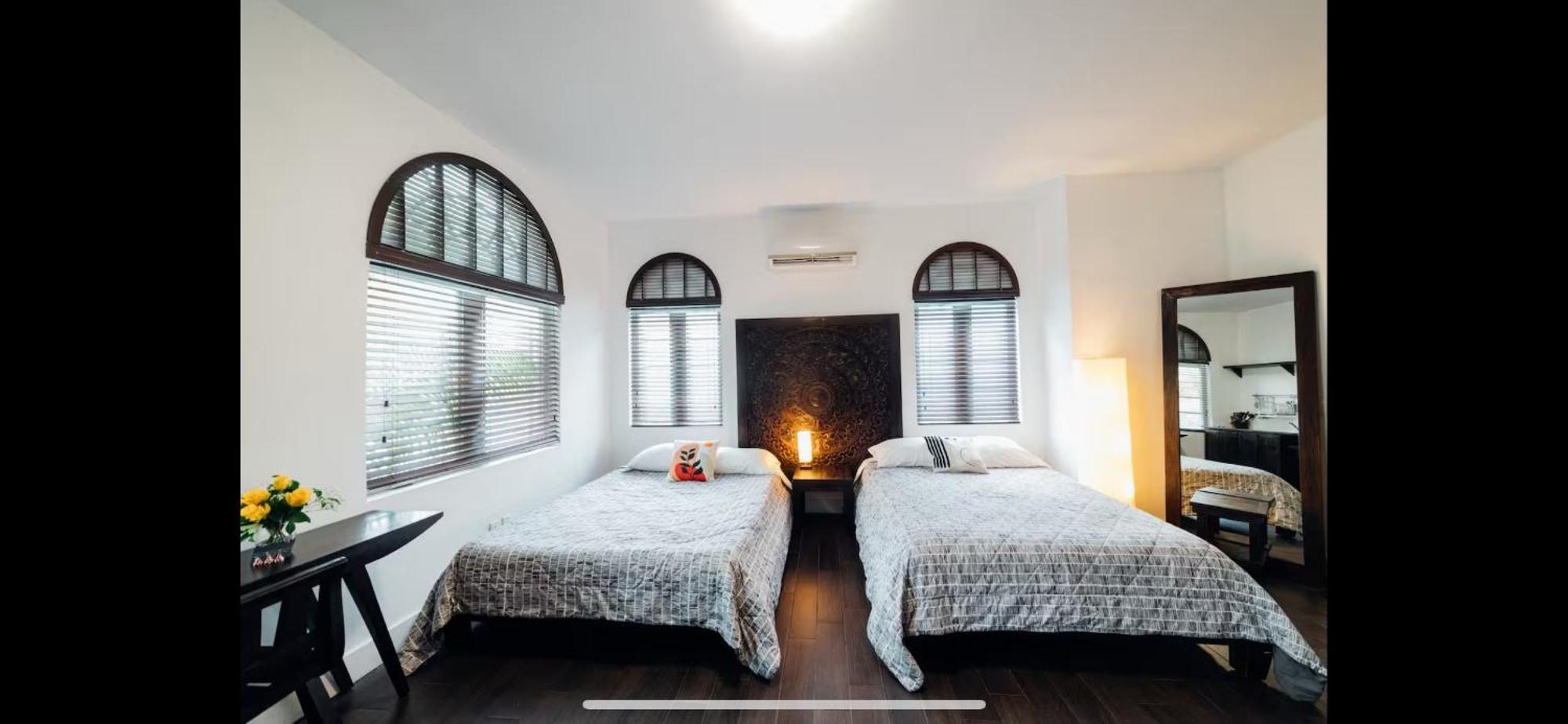 Vive Zen 2 Queen Beds Miami